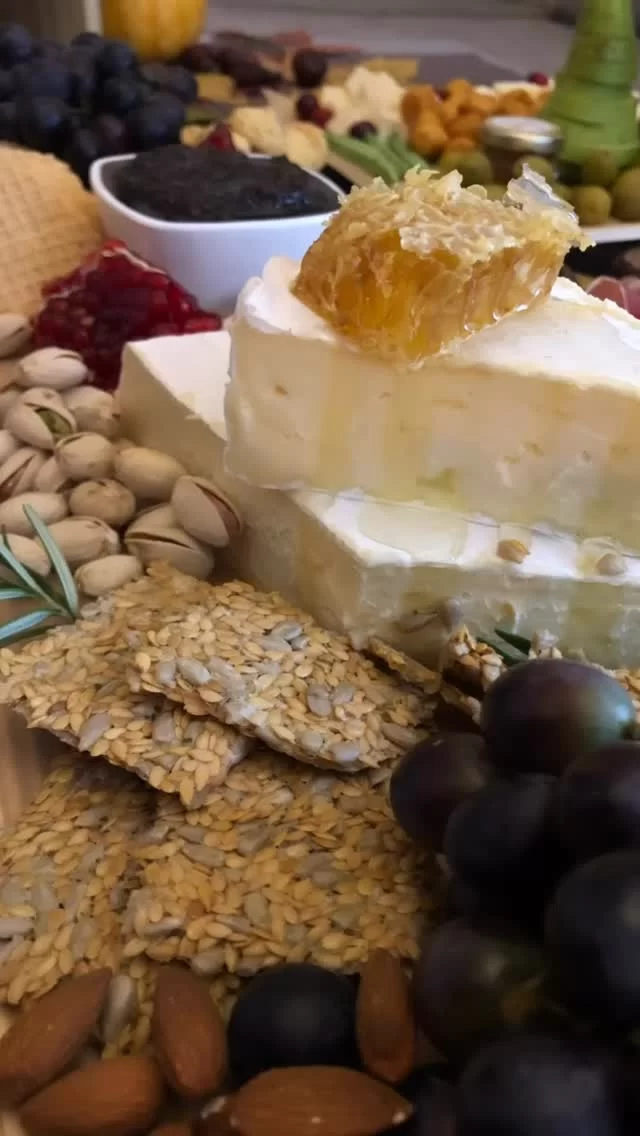 Mīlam rudeni🍂🥨🧀🍇🍁

#piknikarba #mīlamrudeni #uzkodas #pārsteigums